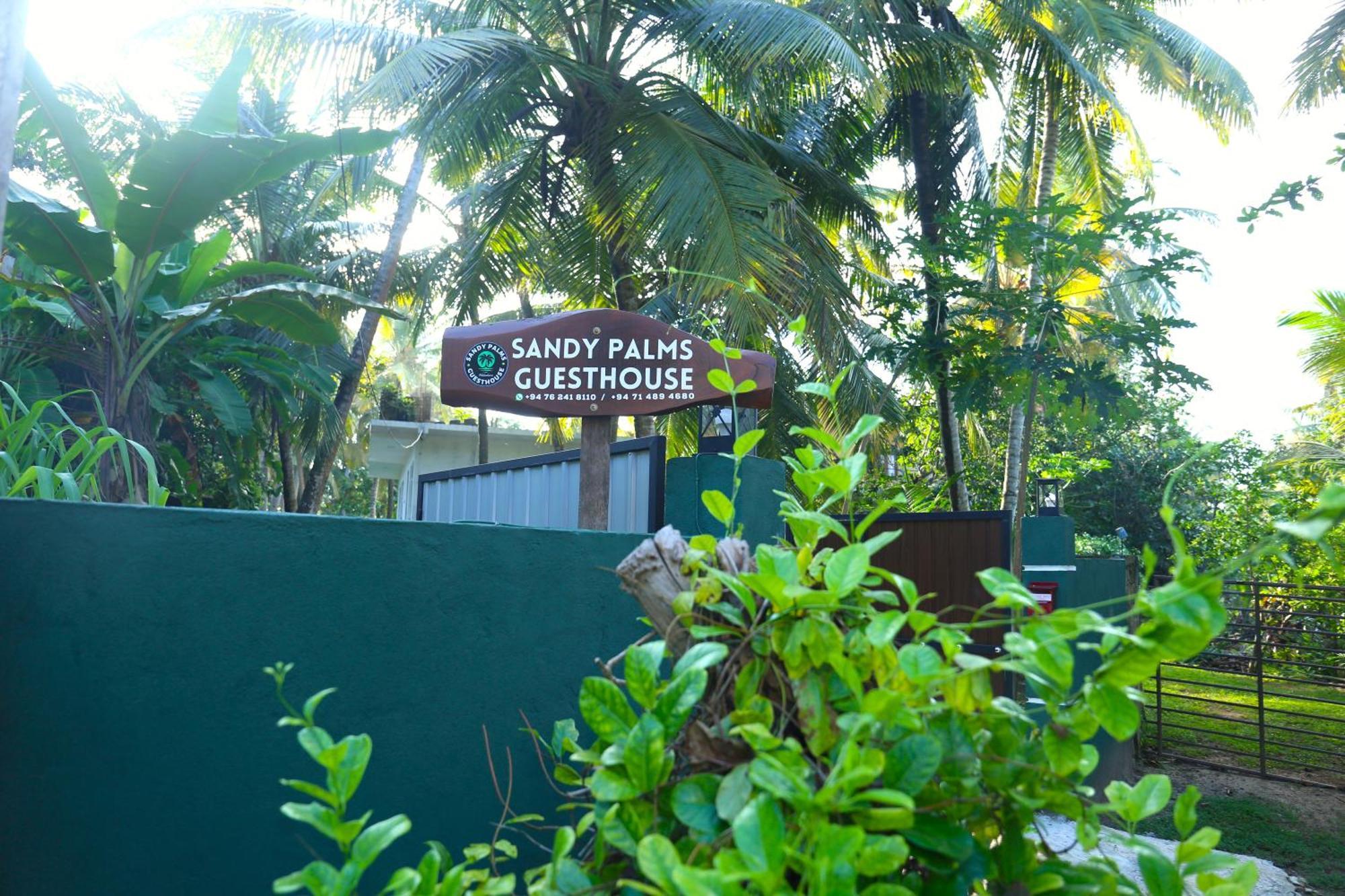 Sandy Palms Guesthouse ฮิกคาดูวา ภายนอก รูปภาพ