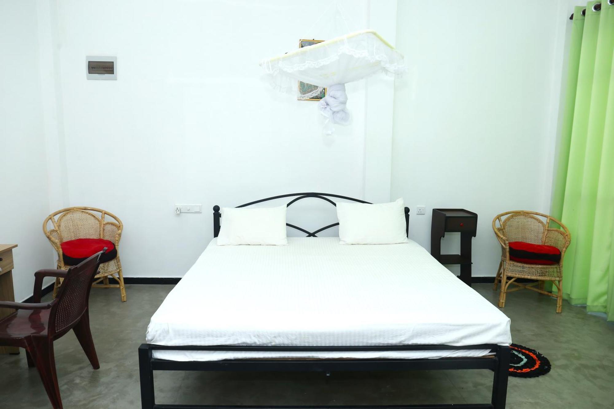 Sandy Palms Guesthouse ฮิกคาดูวา ภายนอก รูปภาพ